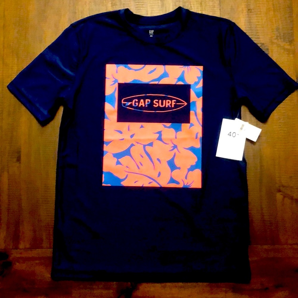 NWT GAP XXL boys Rashguard. 40+ UPF protection